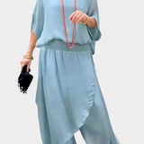 Maravilla Ρευστό Σετ Δύο Τεμαχίων με Χαλαρό Τοπ και Ασύμμετρη Φούστα